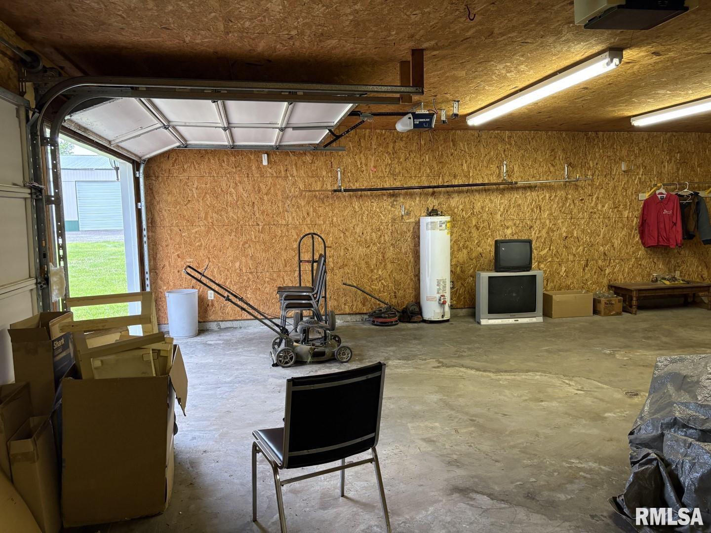 1606 West Faust Street Marion, IL 62959 - Photo 25 of 29 a indoor view