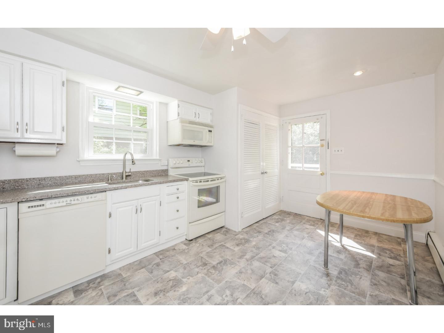 300 Hewett Road Wyncote, PA 19095 - Photo 9 of 25 Kitchen