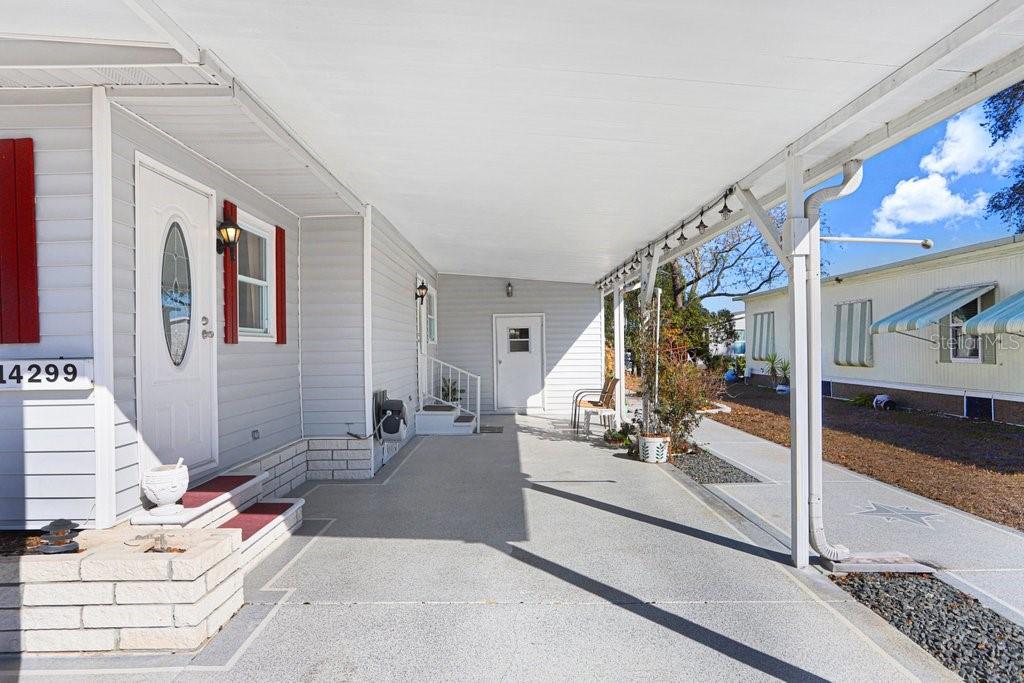 14299 Nectarine Street Brooksville, FL 34613 - Photo 7 of 41 a living room with furniture