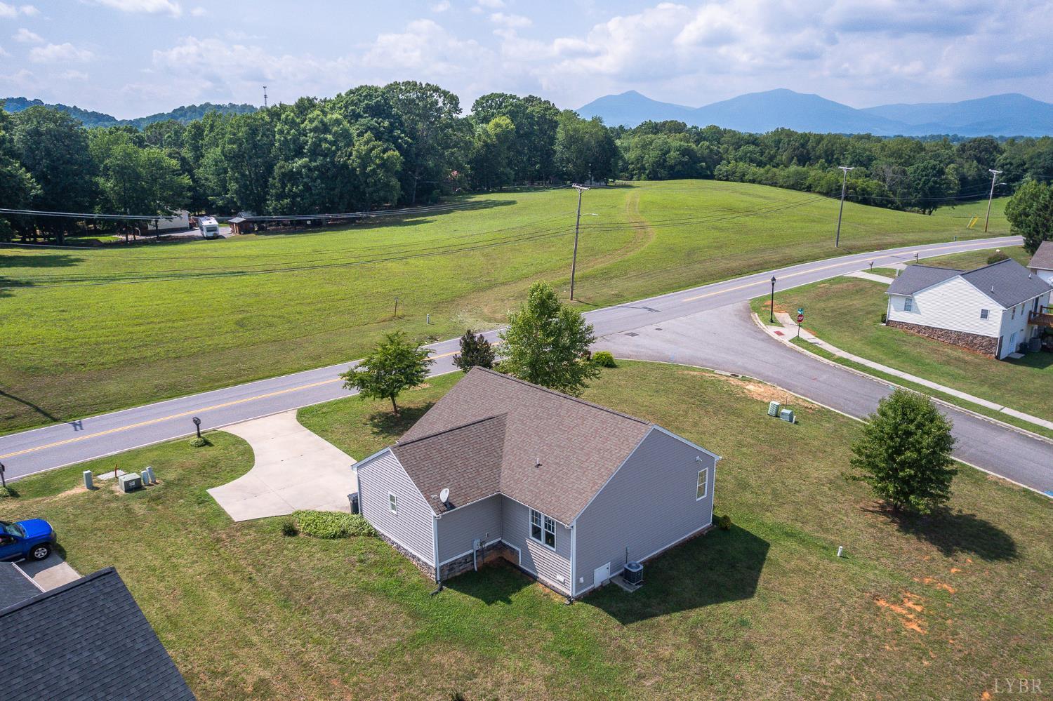 1583 Link Road Bedford, VA 24523 - Photo 35 of 40