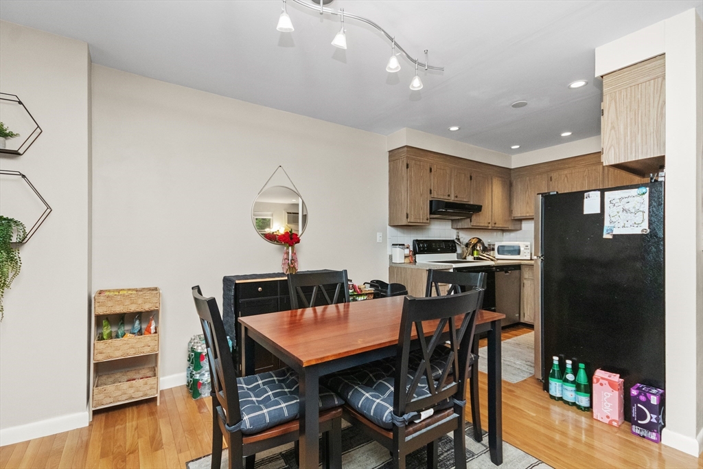 54 Jacqueline Road, Unit 7 Waltham, MA 02452 - Photo 14 of 35 Gallery Image 14