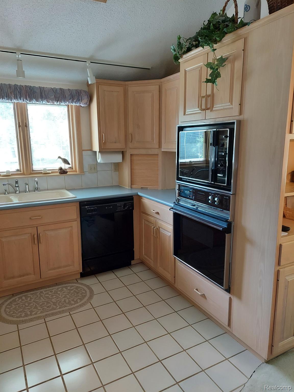 6221 Calkins Road Flint, MI 48532 - Photo 21 of 26 Gallery Image 21