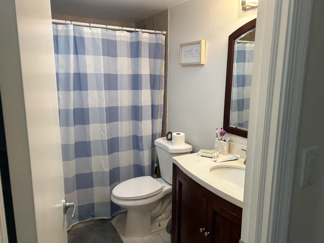 $3,000 | 777 South Federal Highway, Unit D 204, Pompano Beach, FL 33060