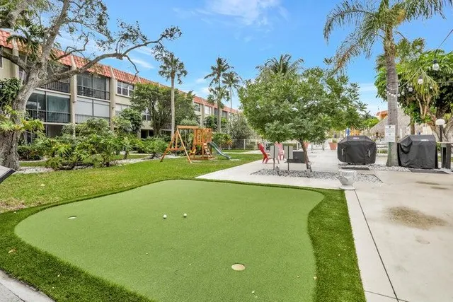 $3,000 | 777 South Federal Highway, Unit D 204, Pompano Beach, FL 33060