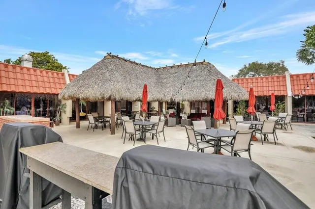 $3,000 | 777 South Federal Highway, Unit D 204, Pompano Beach, FL 33060