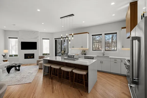 $2,199,000 | 18 Josselyn Place, Unit 18, Newton, MA 02461