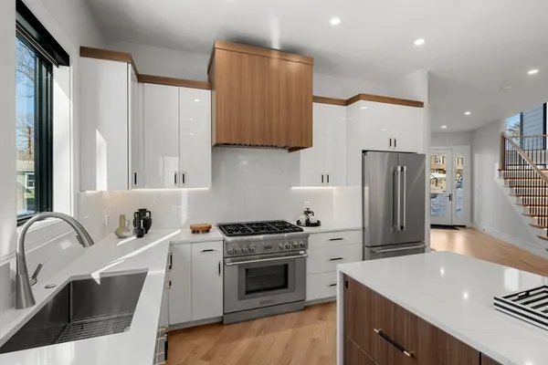 $2,199,000 | 18 Josselyn Place, Unit 18, Newton, MA 02461