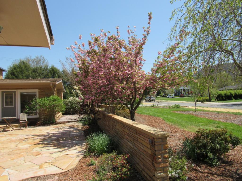 2008 Pendragon Road Kingsport, TN 37660 - Photo 3 of 30 Photo 3