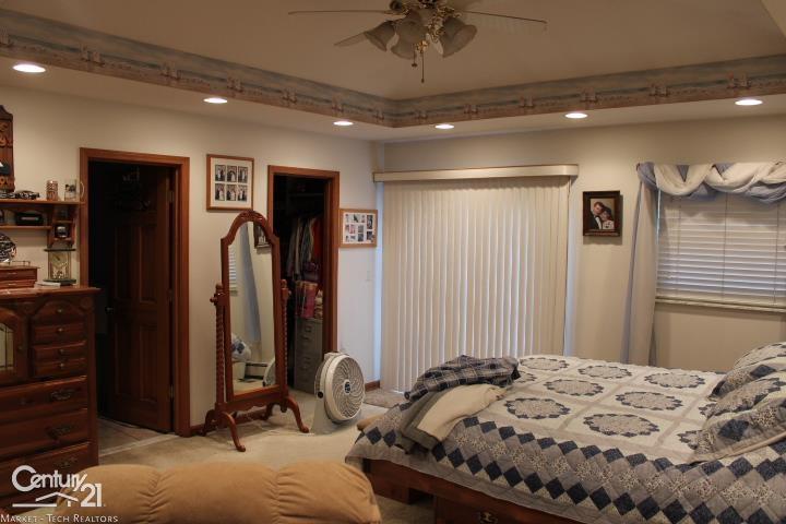 46075 Heydenreich Road Macomb, MI 48044 - Photo 17 of 24 Gallery Image 17