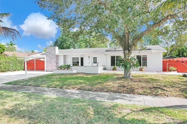 $830,000 | 11561 Southwest 121st Avenue, Miami, FL 33186