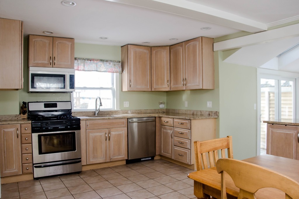 31 Morley Road Quincy, MA 02170 - Photo 12 of 22 Gallery Image 12
