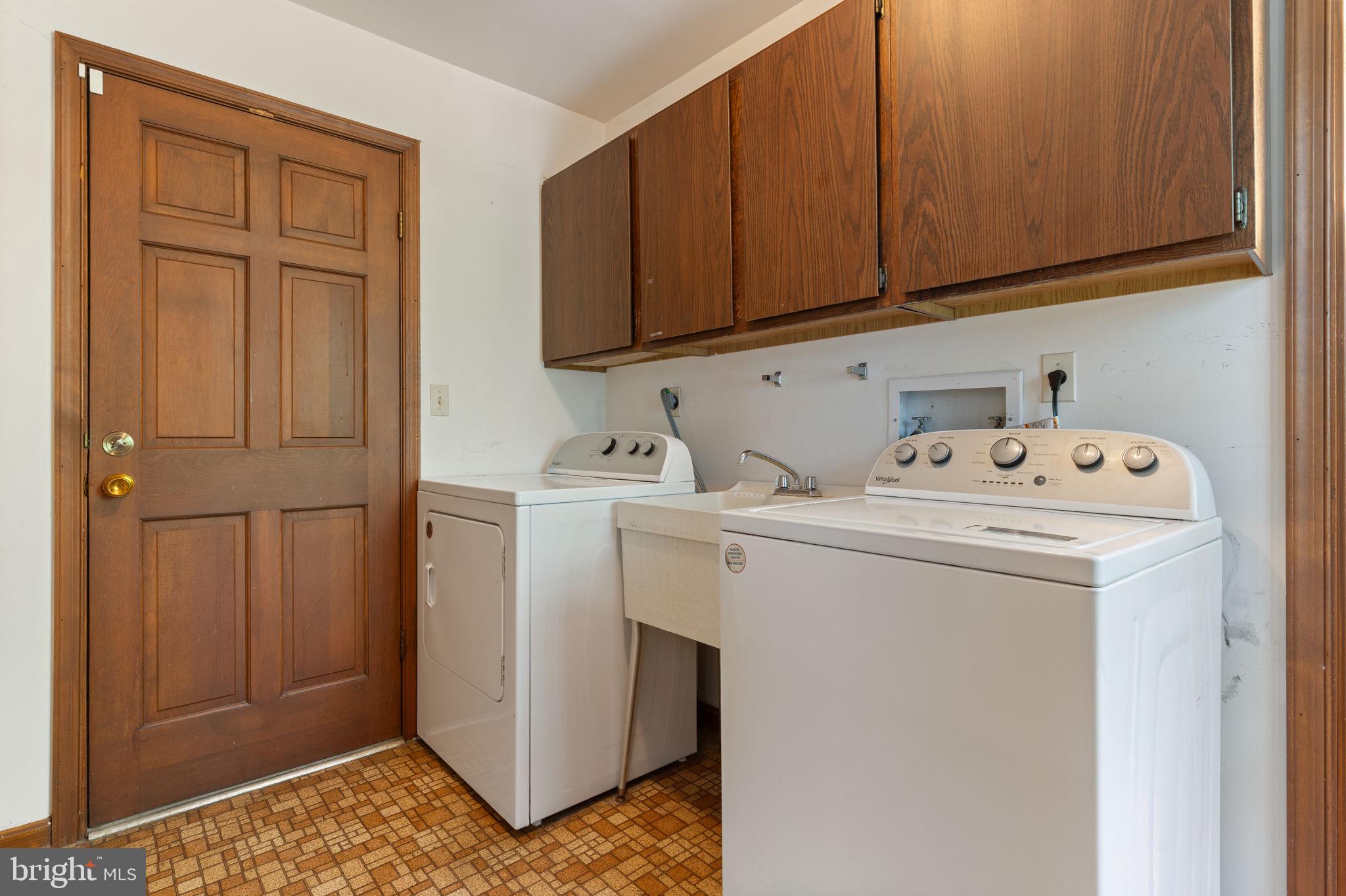 44742 Three Coves Road Hollywood, MD 20636 - Photo 28 of 89 Convenient Mudroom
