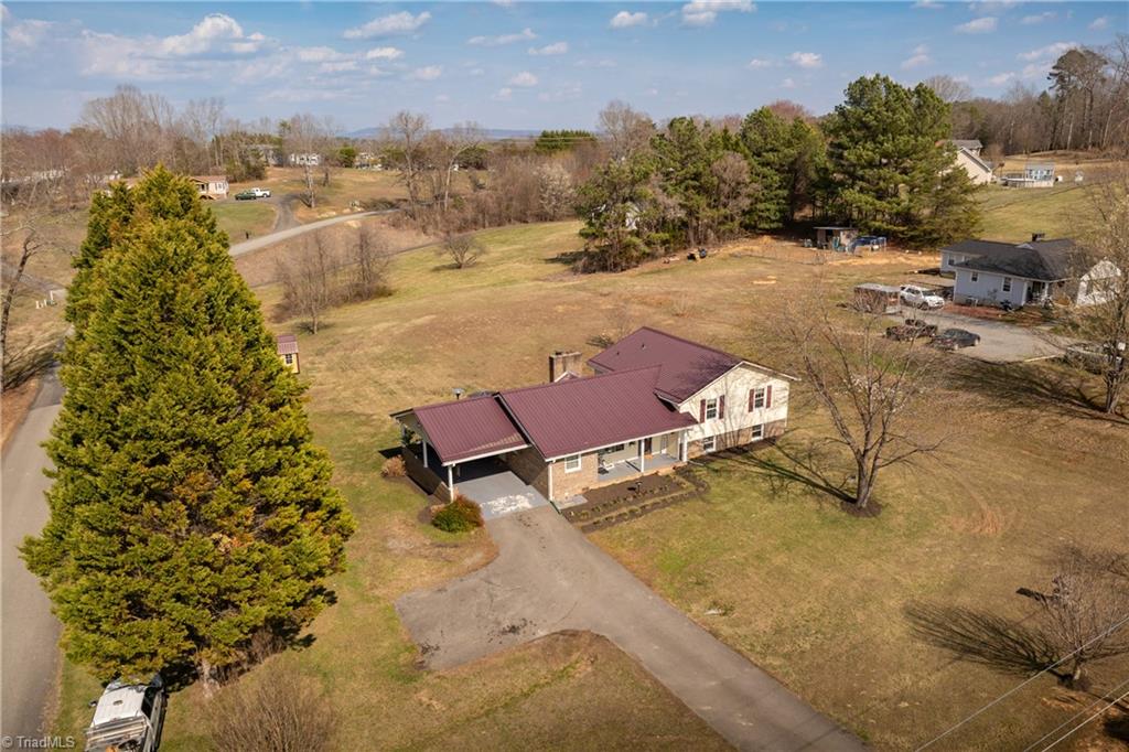 2198 South McKinney Road Mount Airy, NC 27030 - Photo 3 of 50 Gallery Image 3