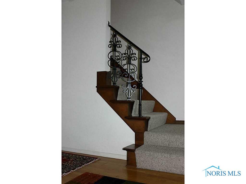 7857 Hedingham Road Sylvania, OH 43560 - Photo 2 of 18 Gallery Image 2