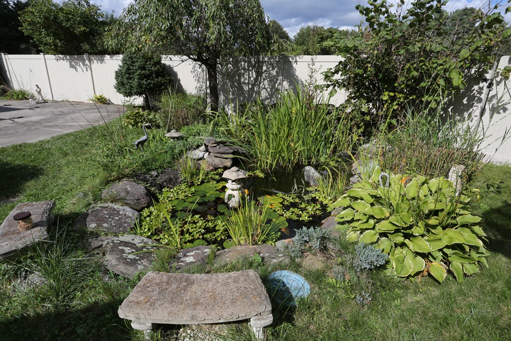 28 Ward Road Southborough, MA 01772 - Photo 3 of 22 Gallery Image 3