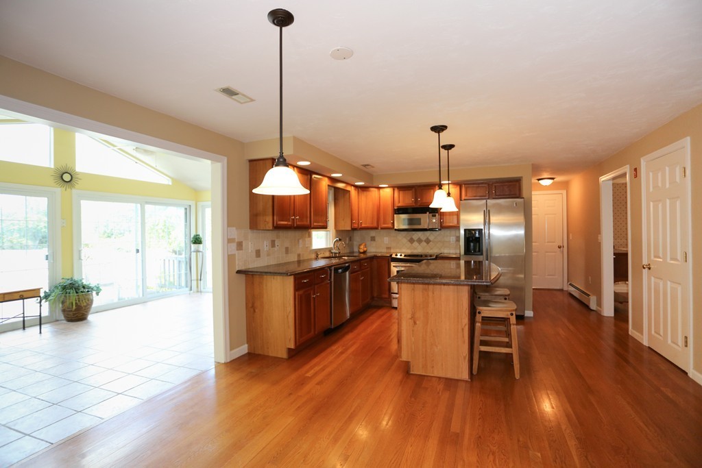 28 Ward Road Southborough, MA 01772 - Photo 10 of 22 Gallery Image 10