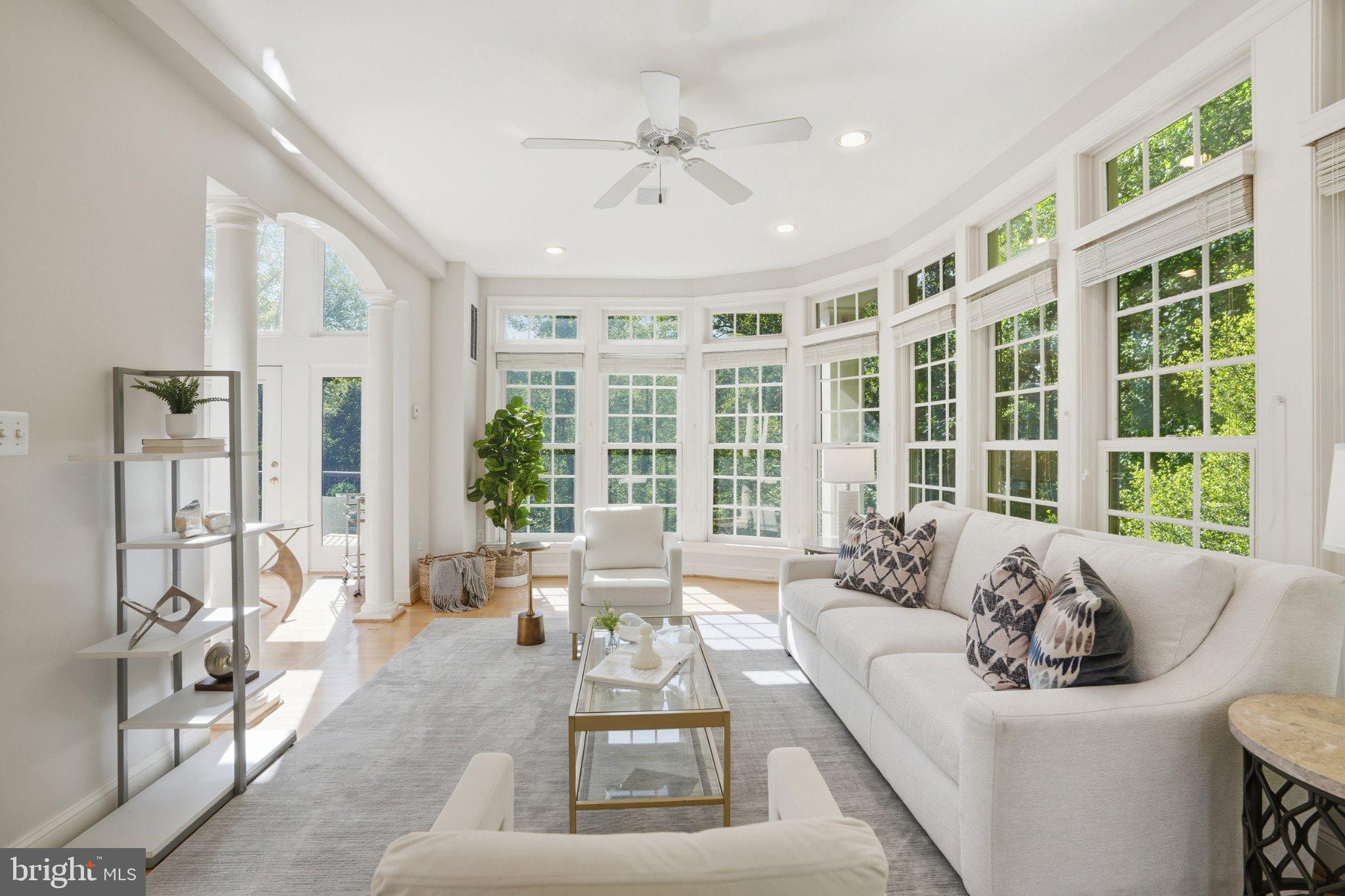 891 Chinquapin Road McLean, VA 22102 - Photo 9 of 78 Bright and airy sunlit living space.