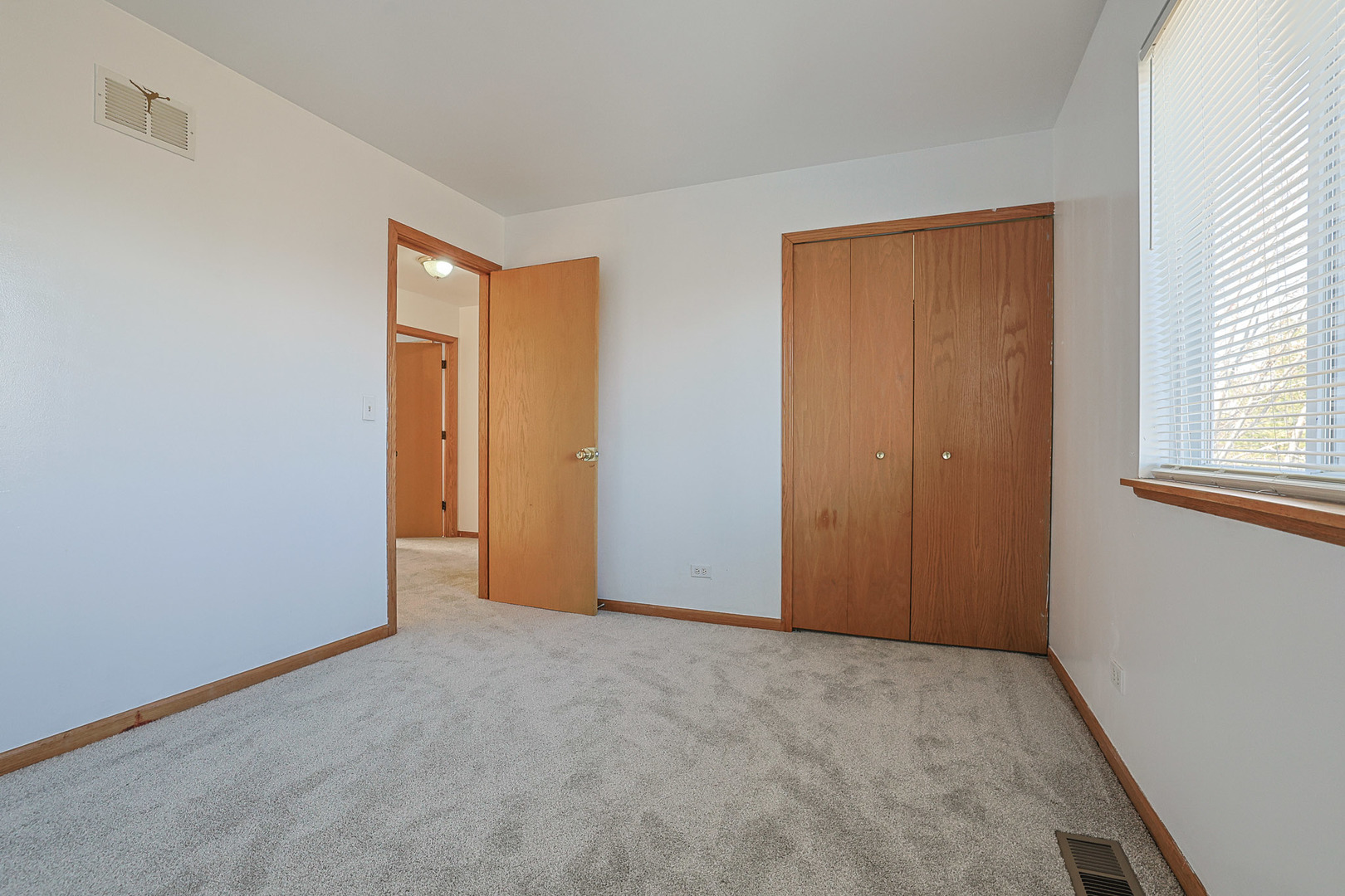 2726 Hidden Glen Drive Waukegan, IL 60085 - Photo 17 of 31