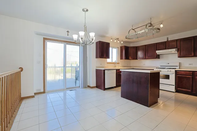 $350,000 | 2726 Hidden Glen Drive, Waukegan, IL 60085