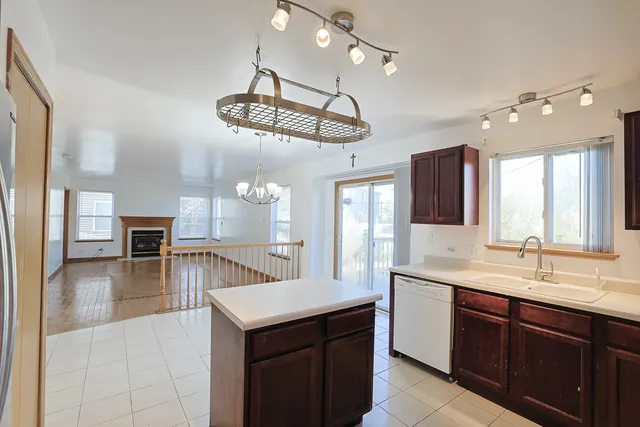 $350,000 | 2726 Hidden Glen Drive, Waukegan, IL 60085