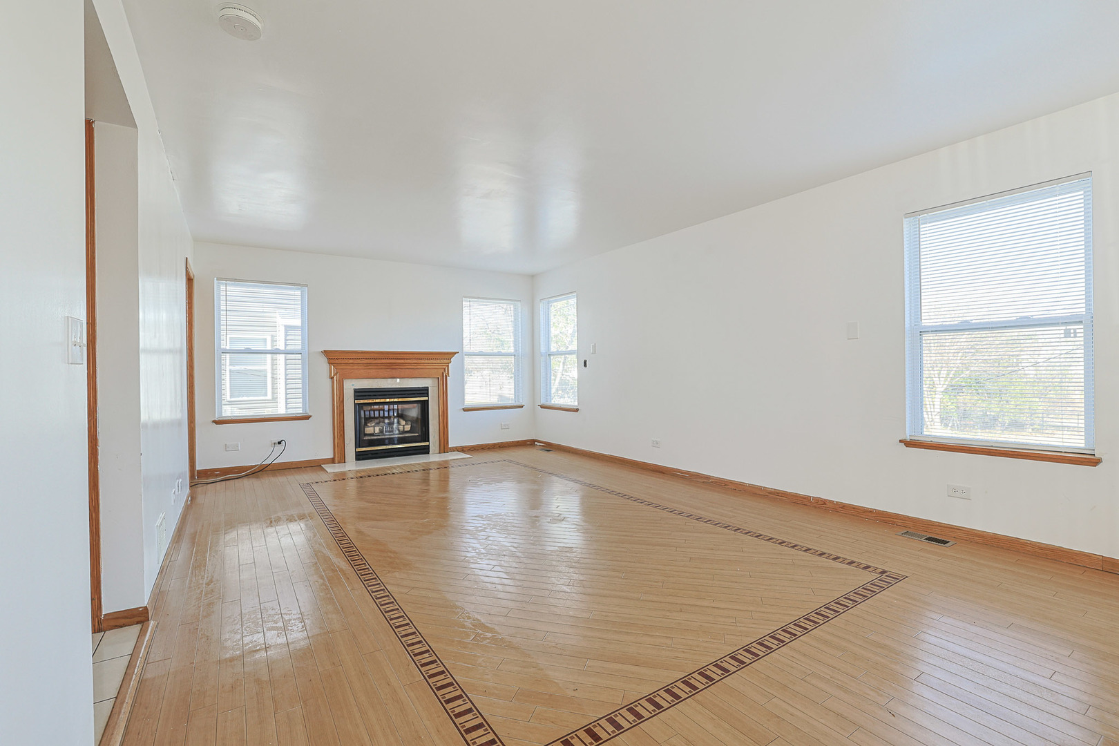 2726 Hidden Glen Drive Waukegan, IL 60085 - Photo 9 of 31