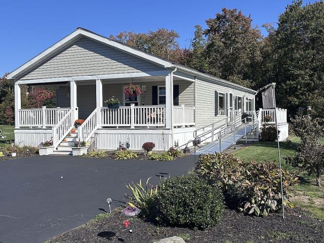 32 Kendall Court Raynham, MA 02767 - Photo 2 of 21