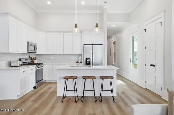 $2,900 | 254 Caillavet Street, Biloxi, MS 39530