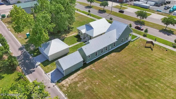 $2,900 | 254 Caillavet Street, Biloxi, MS 39530