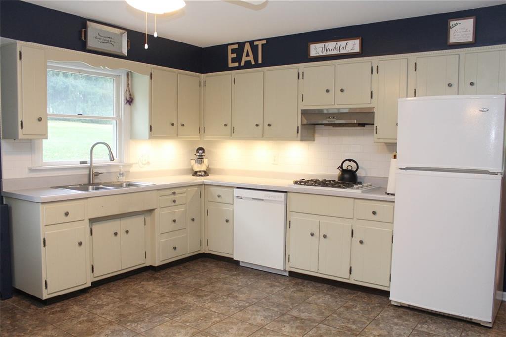 2805 Conway Wallrose Road Baden, PA 15005 - Photo 9 of 25 Gallery Image 9