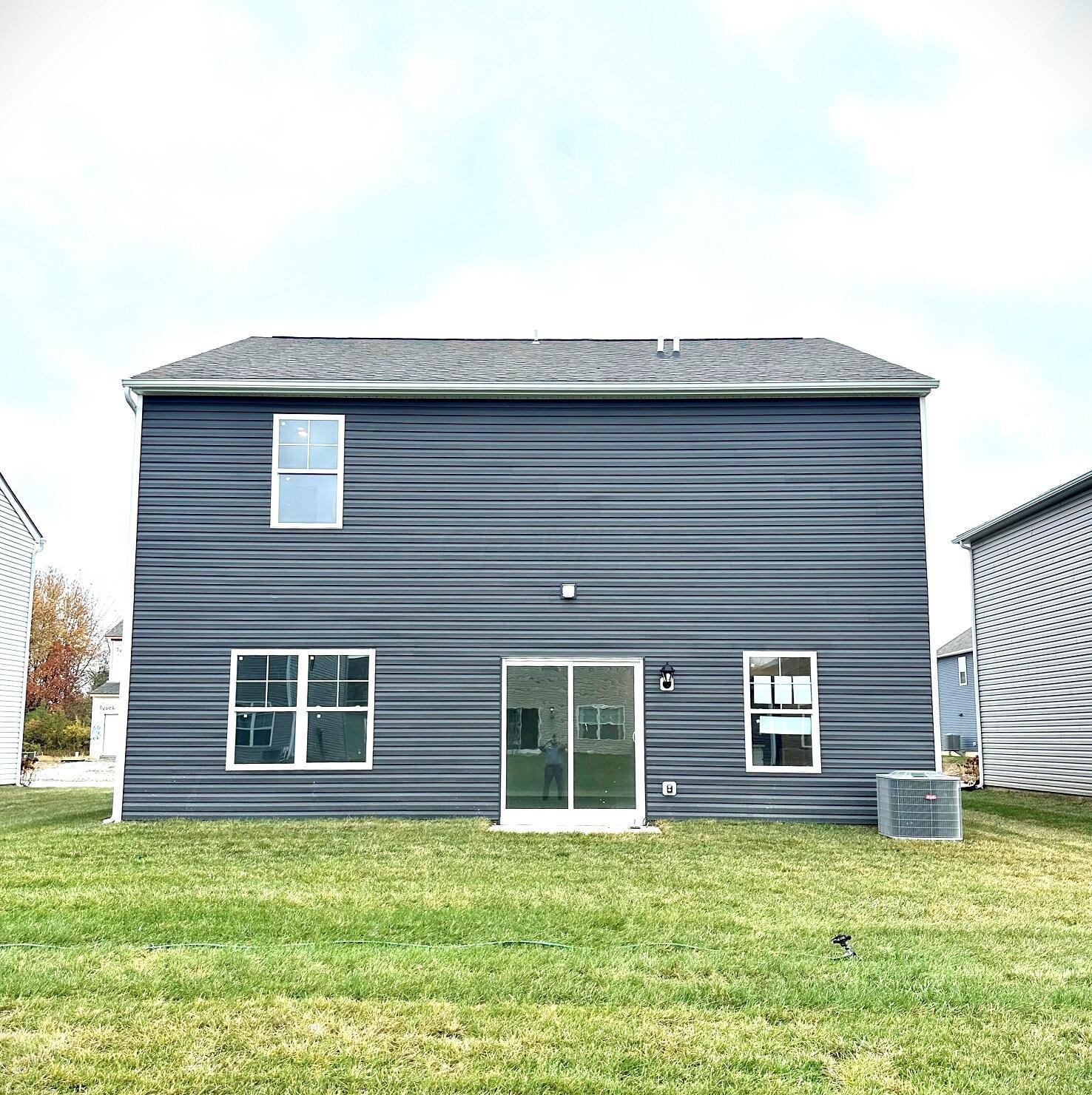 1517 Raley Way Columbus, OH 43228 - Photo 19 of 19 RP 51 Back of house with grass 10-27