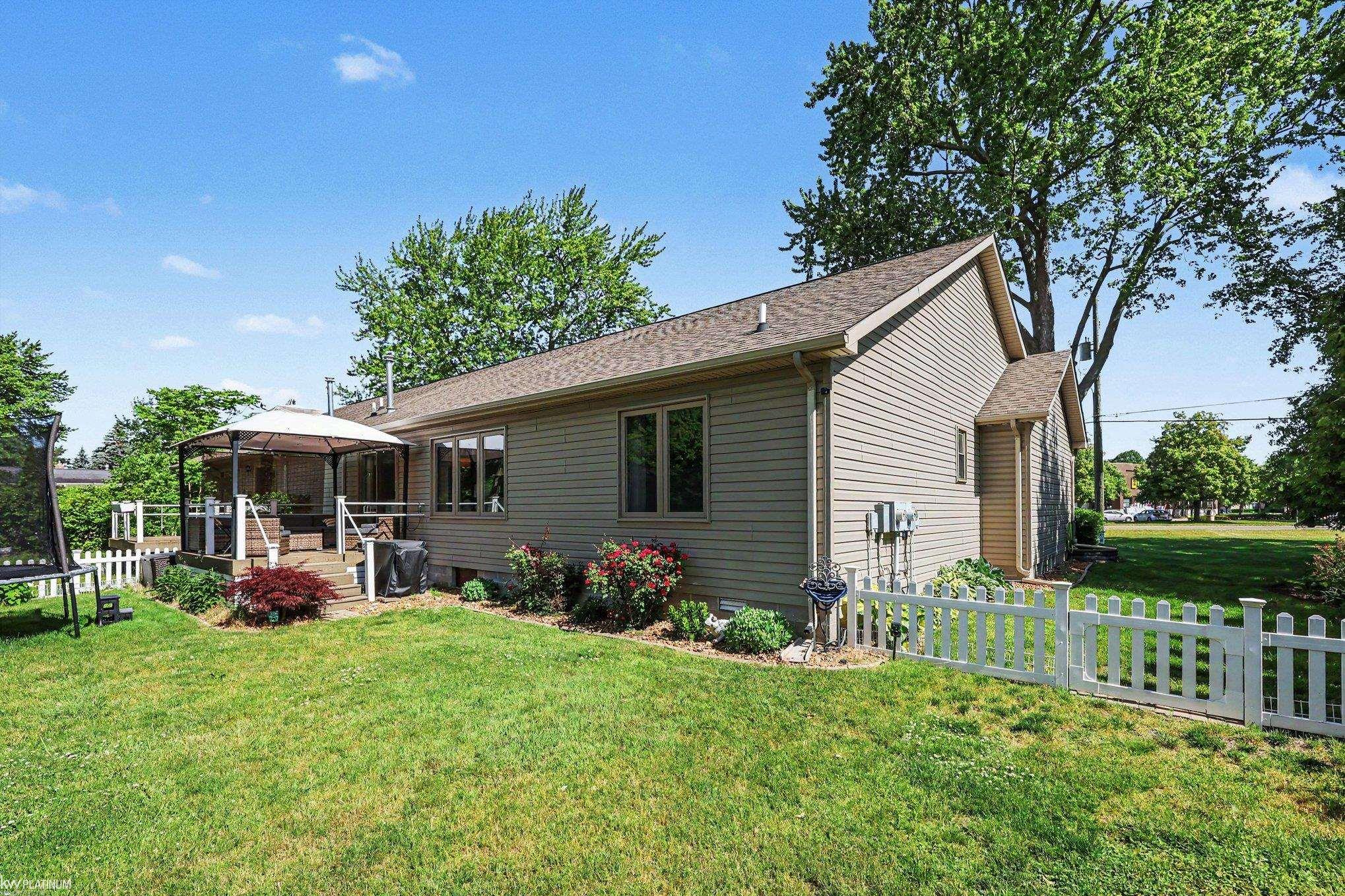 393 Pointe Tremble Road Algonac, MI 48001 - Photo 28 of 37