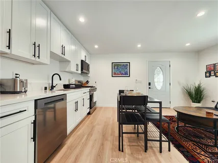 $2,400 | 22131 Bassett Street, Canoga Park, CA 91303