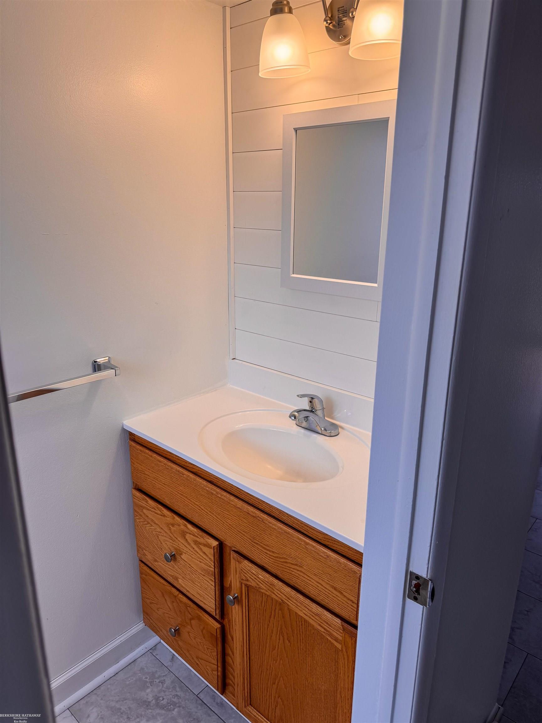 8653 Sterling Street Center Line, MI 48015 - Photo 3 of 9
