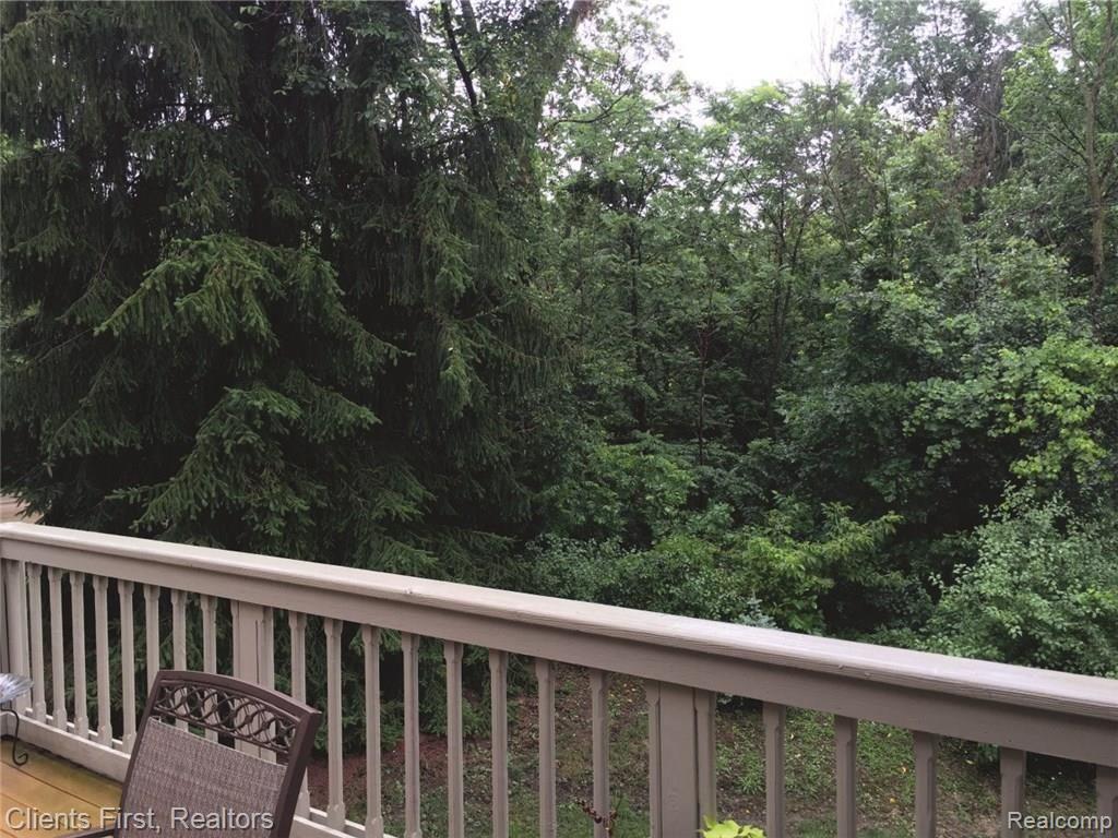 3392 Rivers Edge Drive Wayne, MI 48184 - Photo 9 of 32 13.jpg