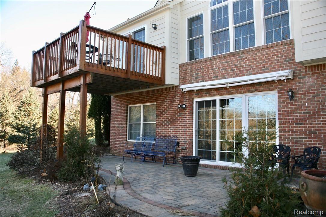 691 Mountain Circle Rochester, MI 48306 - Photo 20 of 23 fullsizeoutput_4b1.jpeg
