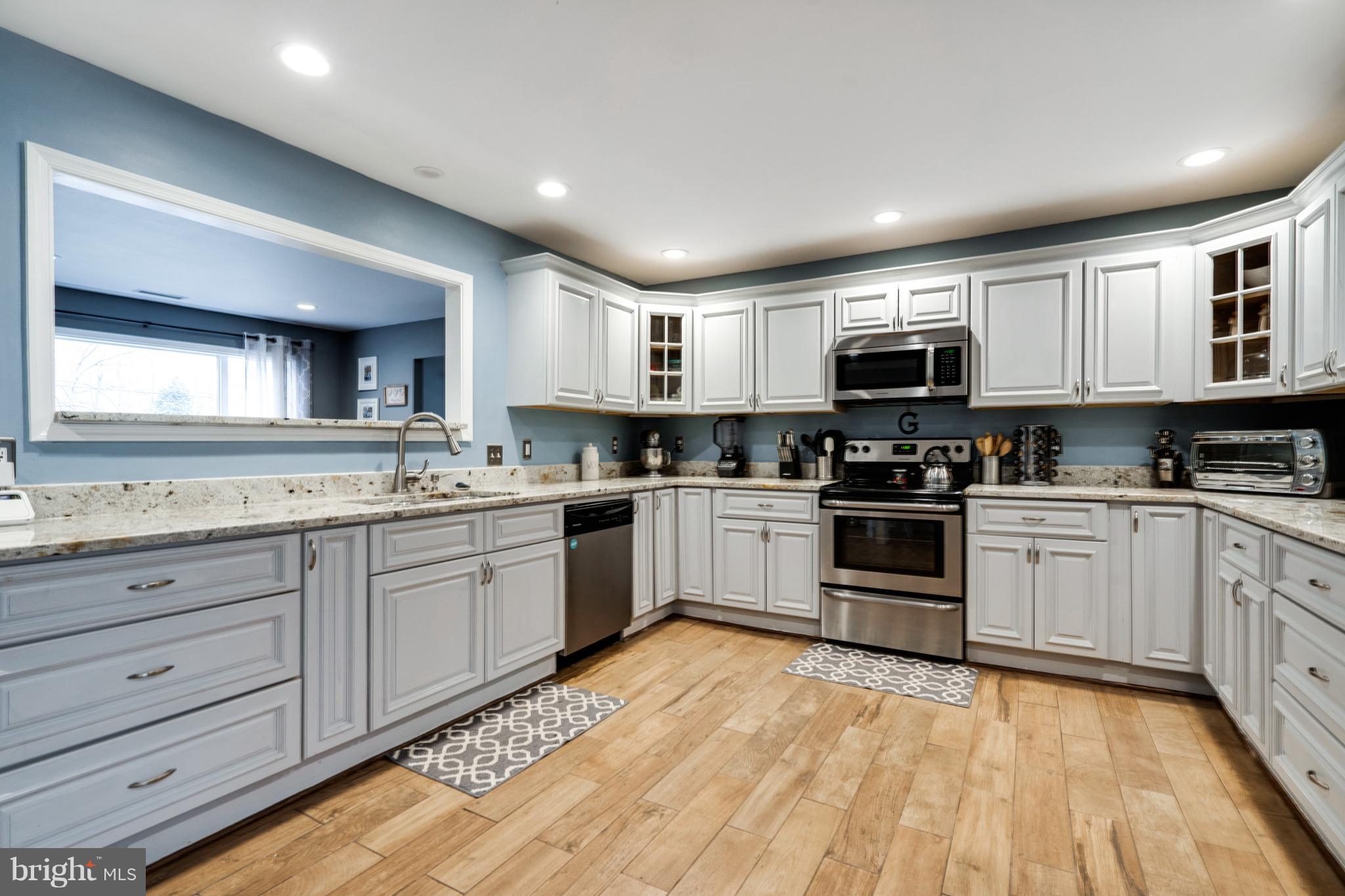 12807 Kahns Road Manassas, VA 20112 - Photo 11 of 60 Kitchen