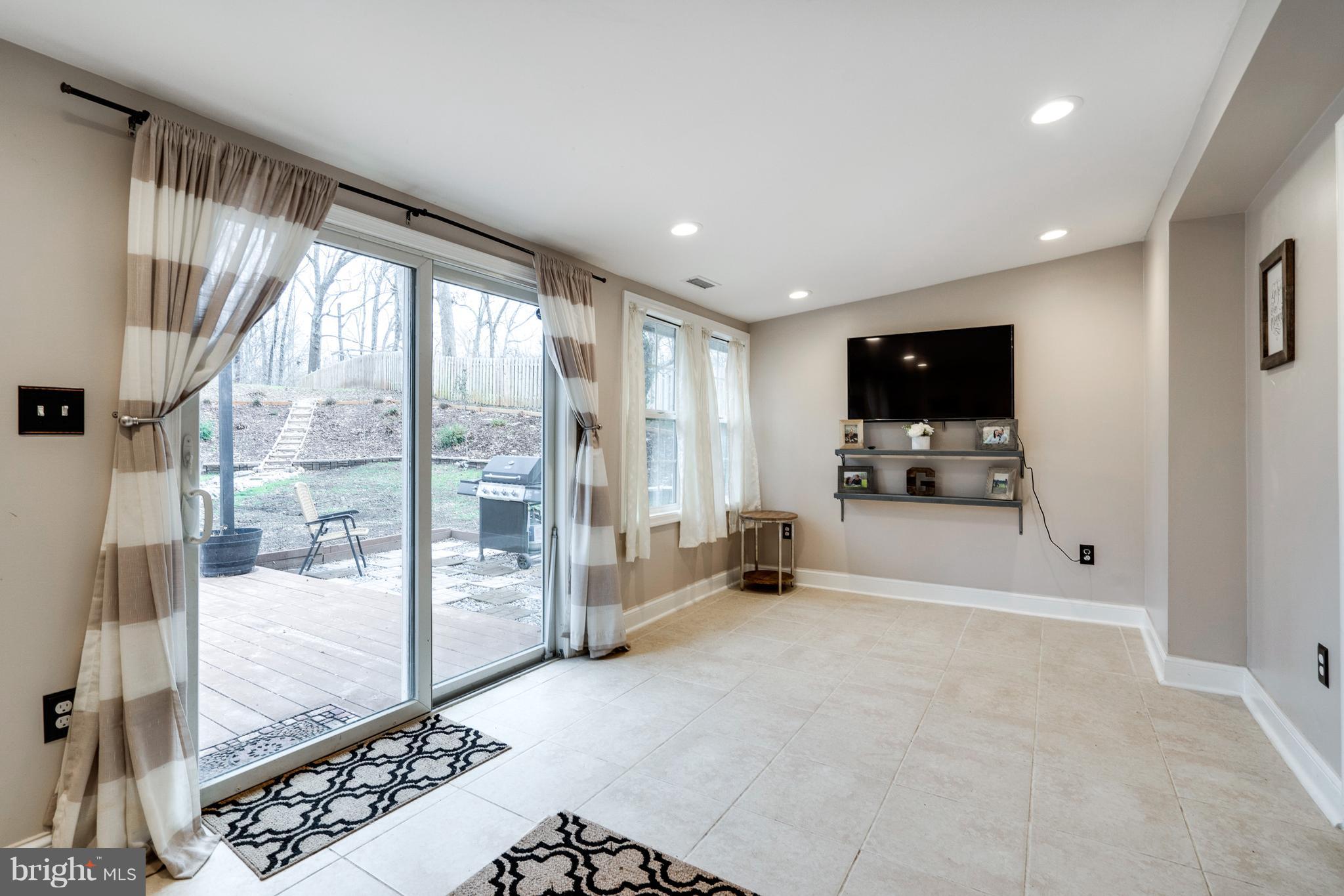 12807 Kahns Road Manassas, VA 20112 - Photo 17 of 60 Sunroom