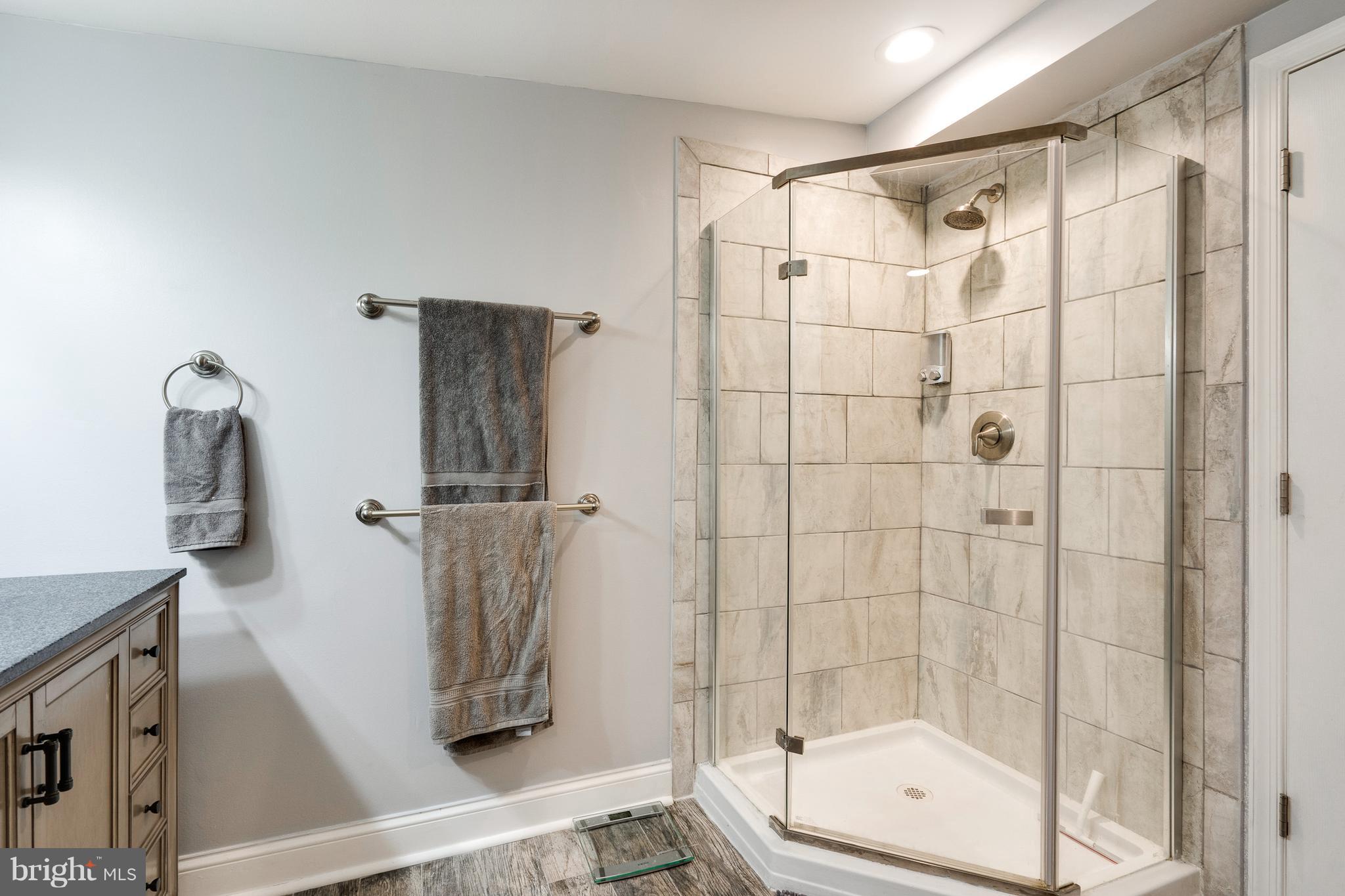 12807 Kahns Road Manassas, VA 20112 - Photo 27 of 60 Master Bath