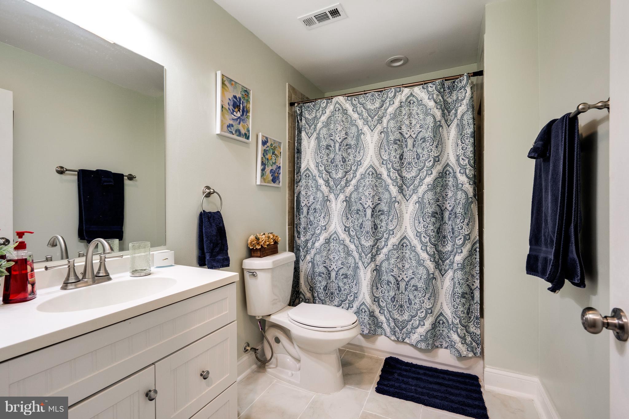12807 Kahns Road Manassas, VA 20112 - Photo 30 of 60 Bath