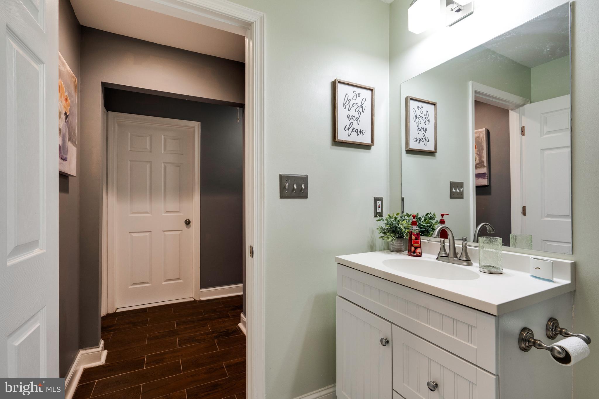 12807 Kahns Road Manassas, VA 20112 - Photo 32 of 60 Bath