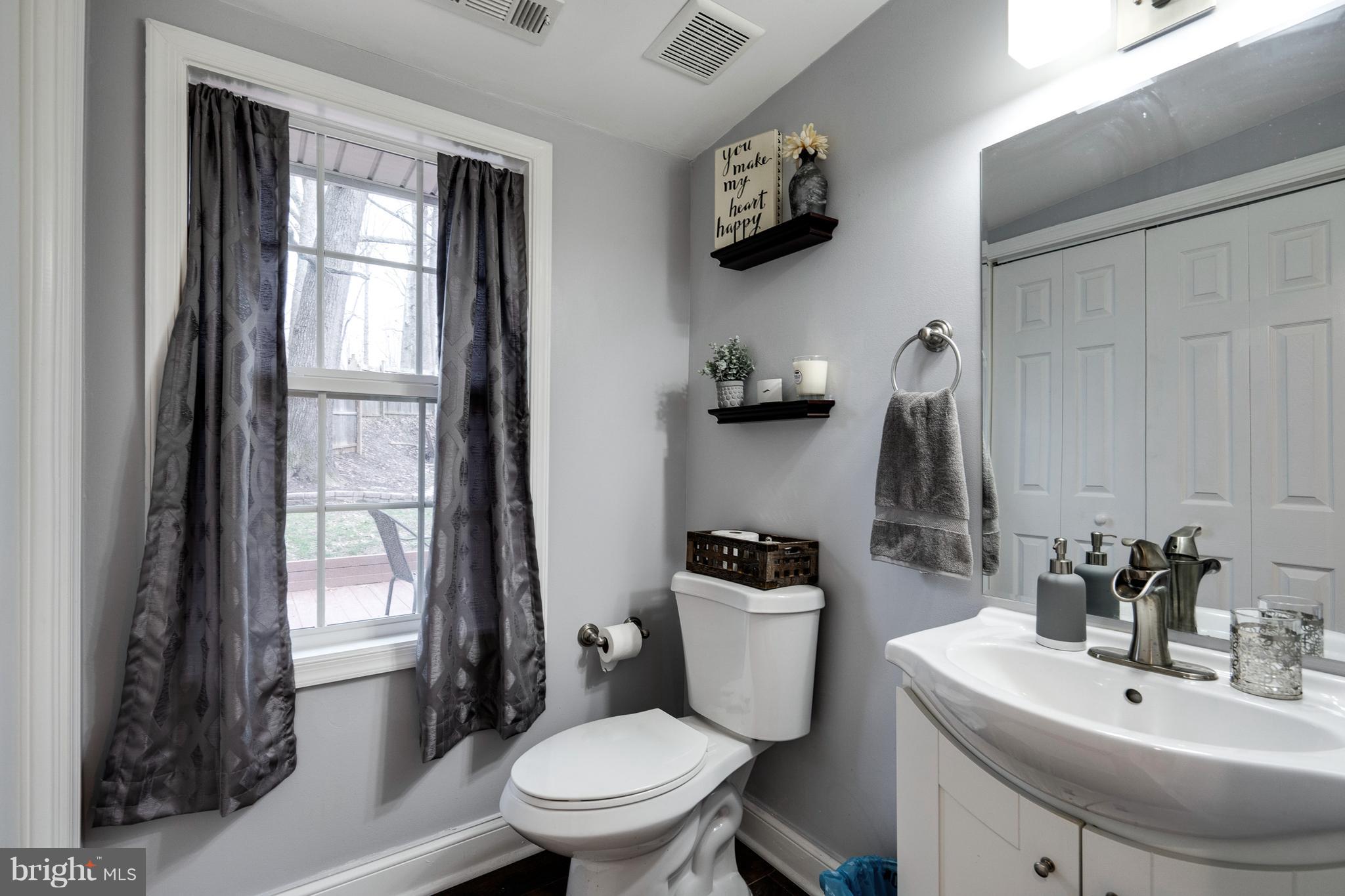12807 Kahns Road Manassas, VA 20112 - Photo 39 of 60 Bath