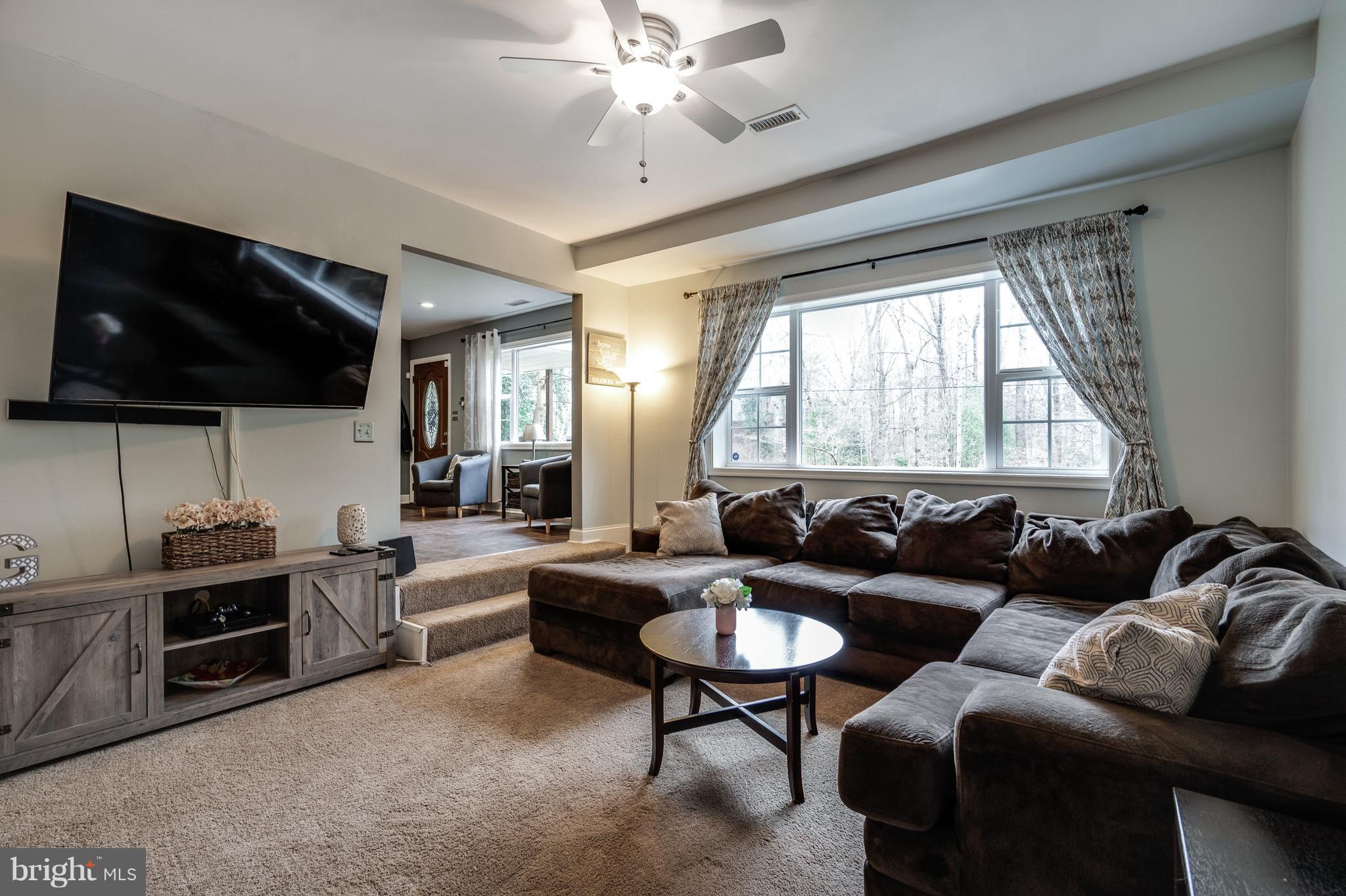 12807 Kahns Road Manassas, VA 20112 - Photo 10 of 60 Family Room