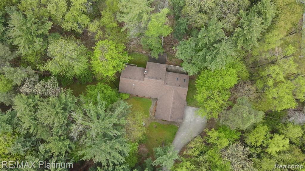 716 West Davis Road Howell, MI 48843 - Photo 4 of 48