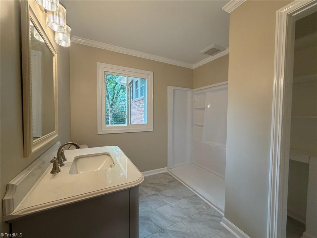 2701 Tudor Road Winston-Salem, NC 27106 - Photo 12 of 31