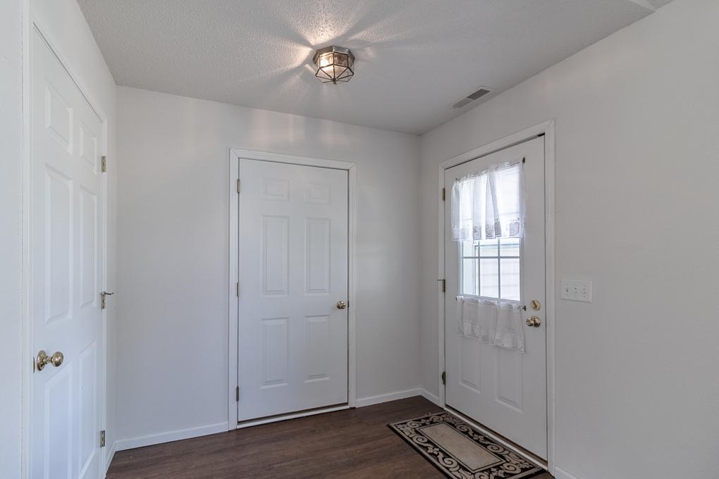 108 Gull Path Mankato, MN 56001 - Photo 2 of 28