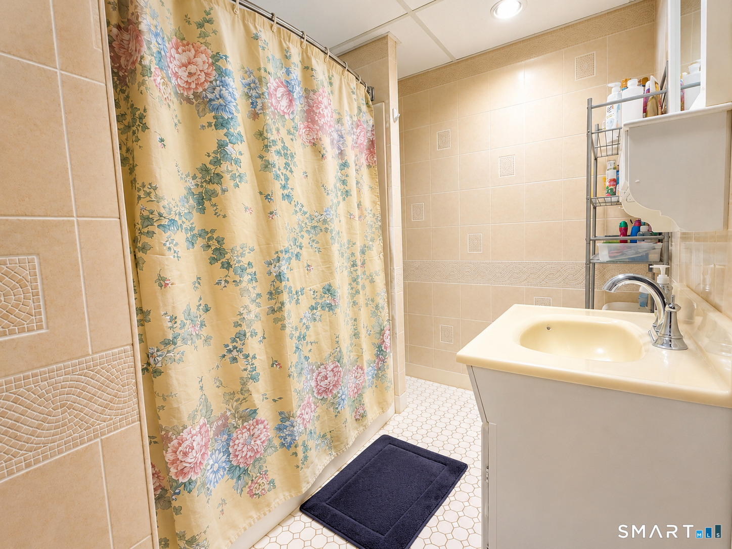 209 Camp Street Meriden, CT 06450 - Photo 11 of 21 Bathroom !st floor unit