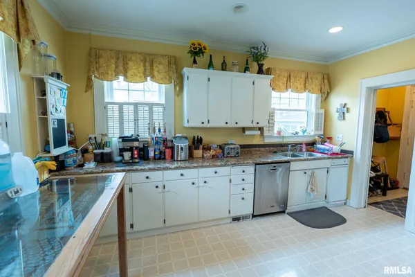$244,900 | 2005 Grove Avenue, Quincy, IL 62301