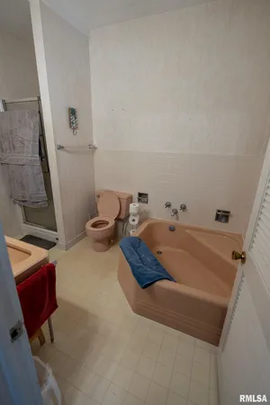 $244,900 | 2005 Grove Avenue, Quincy, IL 62301