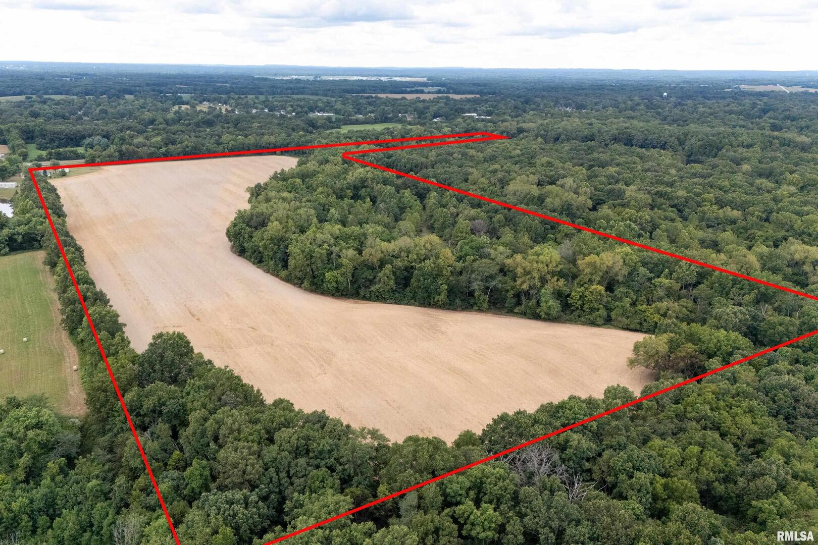 53 Private Road De Soto, IL 62924 - Photo 1 of 36 an aerial view of beach and city view