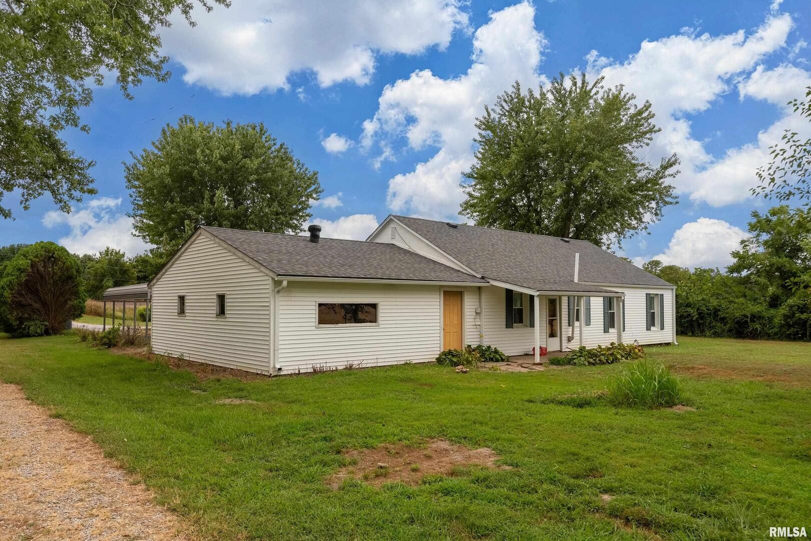 53 Private Road De Soto, IL 62924 - Photo 32 of 36 a front view of house with yard and green space
